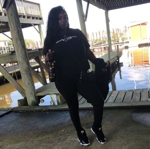 Meet your Posher, Nicole